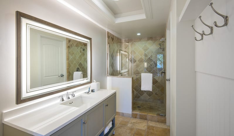 Hawks Cay Resort - Junior Suite Bathroom